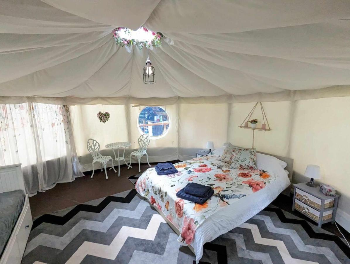 Luxury Glamping @Moulin Des Forges Hotel Moutier-Malcard Exterior photo
