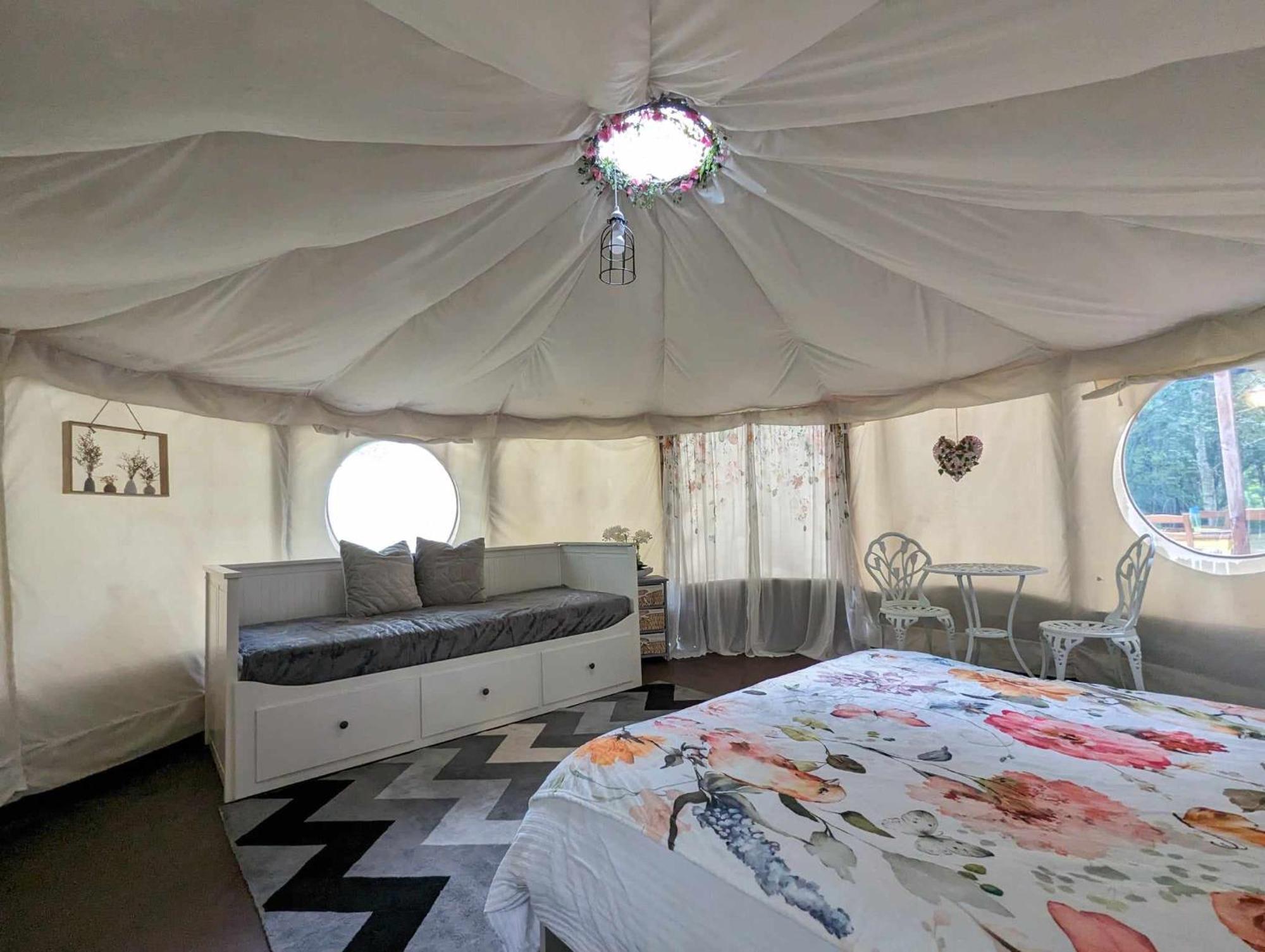 Luxury Glamping @Moulin Des Forges Hotel Moutier-Malcard Exterior photo